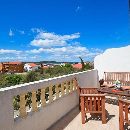 Apartments Biserka Barbat na Rabu ภายนอก รูปภาพ