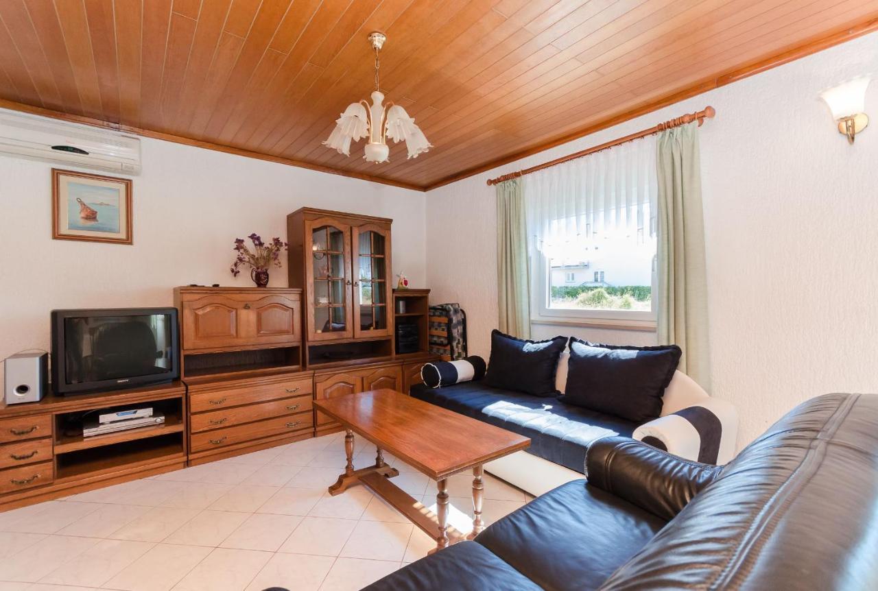 Apartments Biserka Barbat na Rabu ภายนอก รูปภาพ