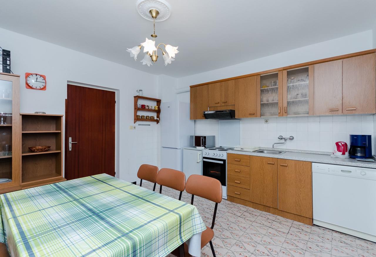 Apartments Biserka Barbat na Rabu ภายนอก รูปภาพ