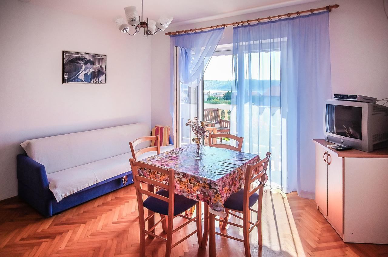 Apartments Biserka Barbat na Rabu ภายนอก รูปภาพ