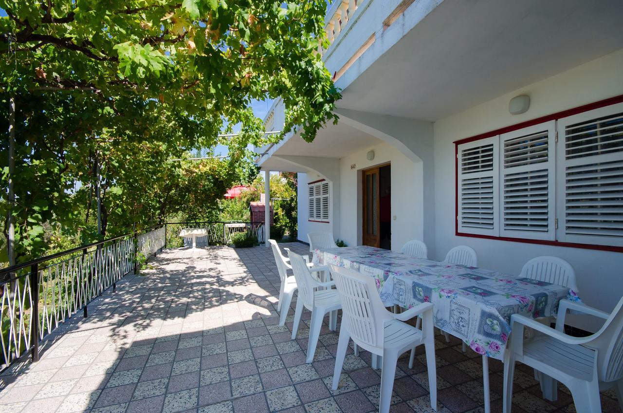 Apartments Biserka Barbat na Rabu ภายนอก รูปภาพ