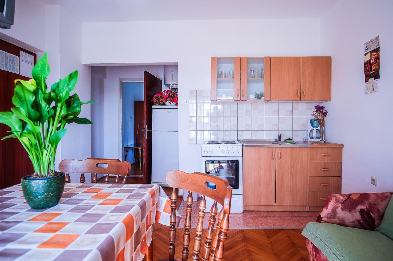 Apartments Biserka Barbat na Rabu ภายนอก รูปภาพ