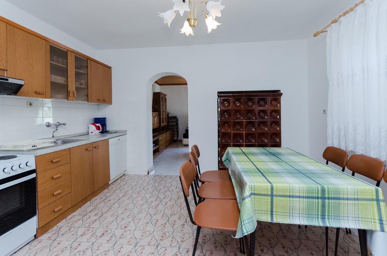 Apartments Biserka Barbat na Rabu ภายนอก รูปภาพ