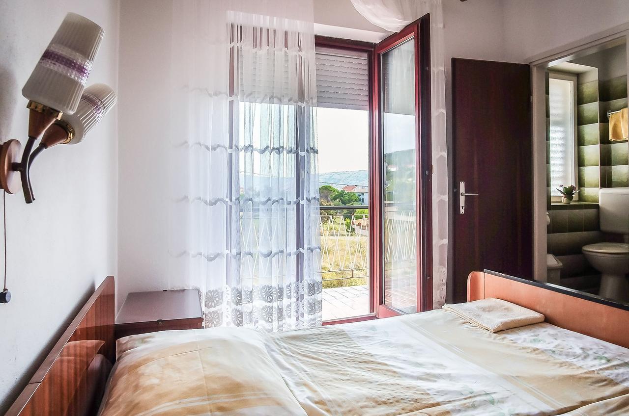 Apartments Biserka Barbat na Rabu ภายนอก รูปภาพ