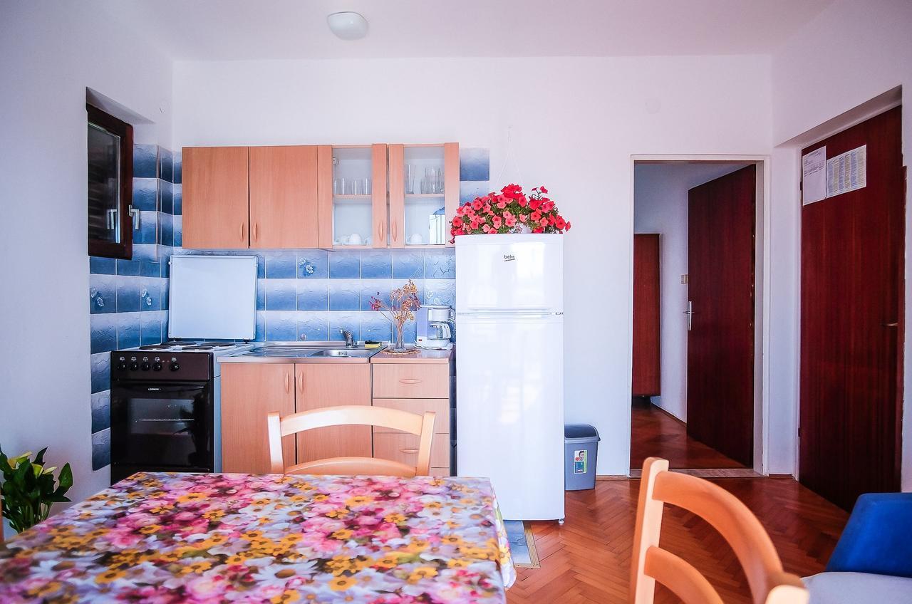 Apartments Biserka Barbat na Rabu ภายนอก รูปภาพ