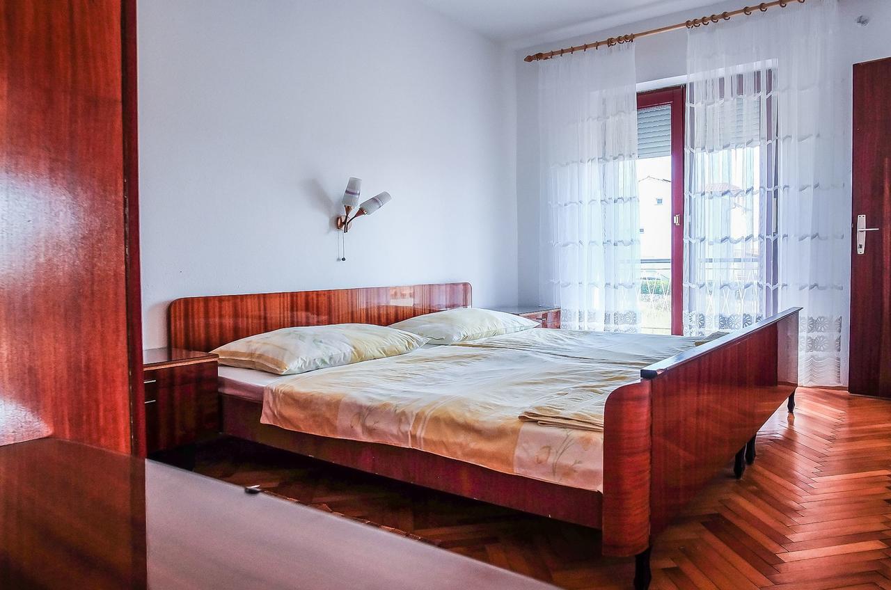 Apartments Biserka Barbat na Rabu ภายนอก รูปภาพ